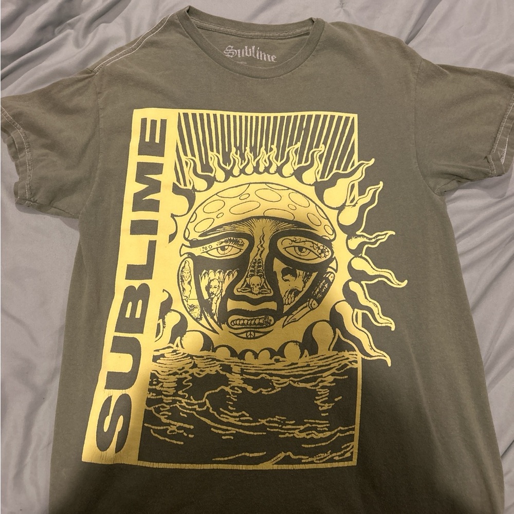 Men’s Sublime Graphic T-Shirt in Olive and Yellow. Size Medium. Like new.